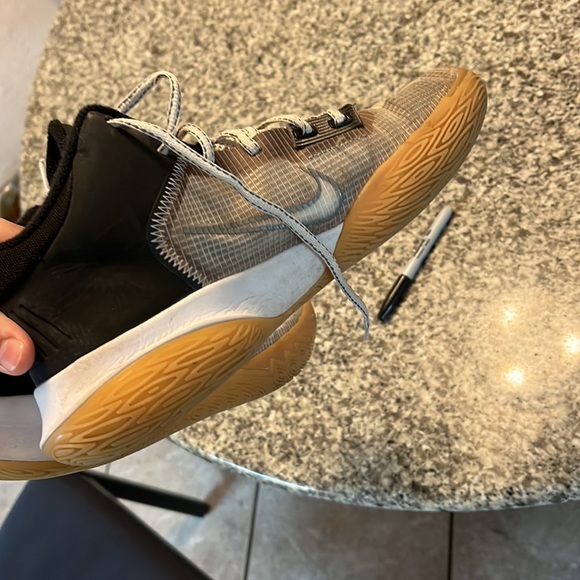 Nike kyrie flytrap - Picture 3 of 4